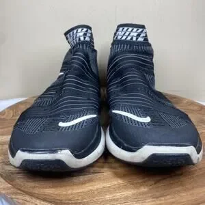 Nike | Shoes | Nike Free Train Virtue Mens Black And White  display picture 2